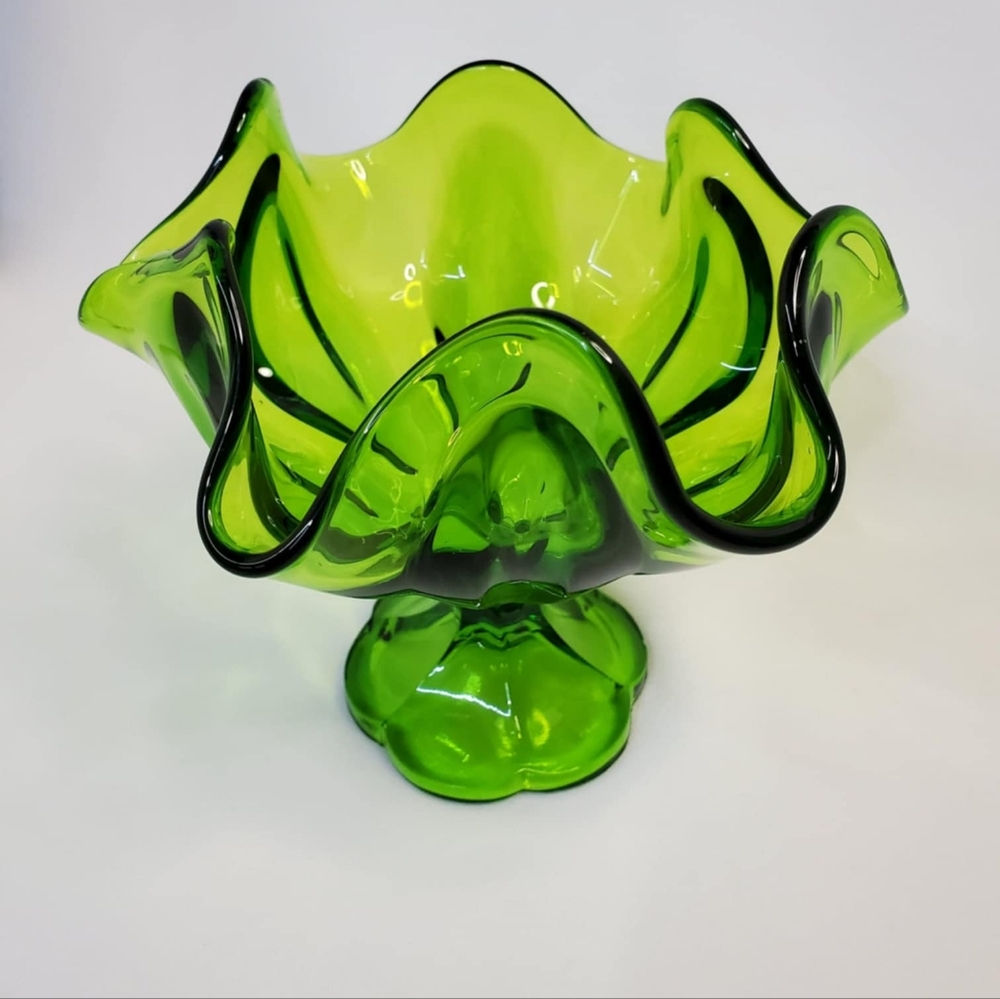 LE Smith Glass Green Ruffled Crimped Handkerchief Pedestal Compote Bowl Green
